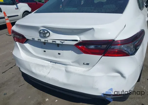 2023 Toyota Camry Le z USA, uszkodzony, nr VIN 4T1C11AK6PU185170